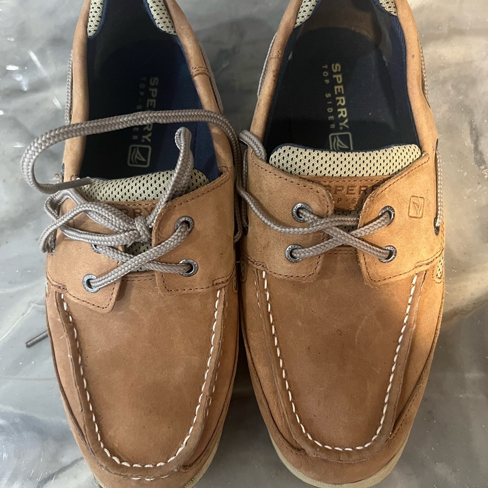 Tan, boys Sperrys size 6Y